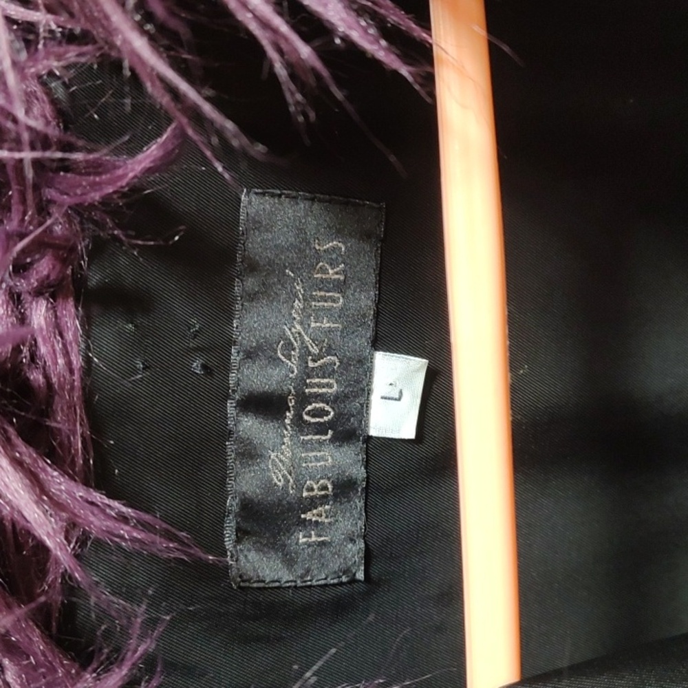 Donna Salyers' Fabulous Furs - Picture 2 of 10